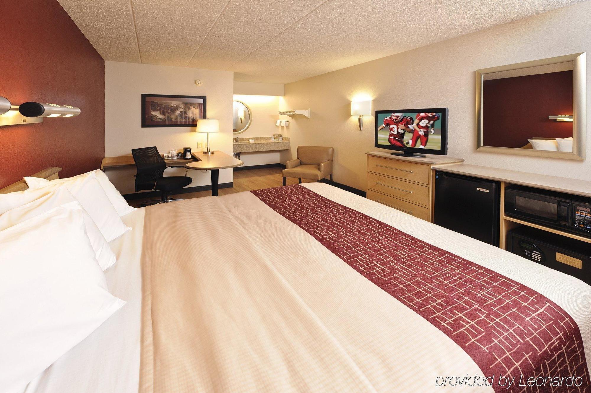 Red Roof Inn Chicago - Downers Grove Room photo